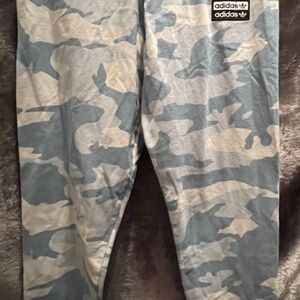 Adidas blue came 2 piece leggings and crop shirt